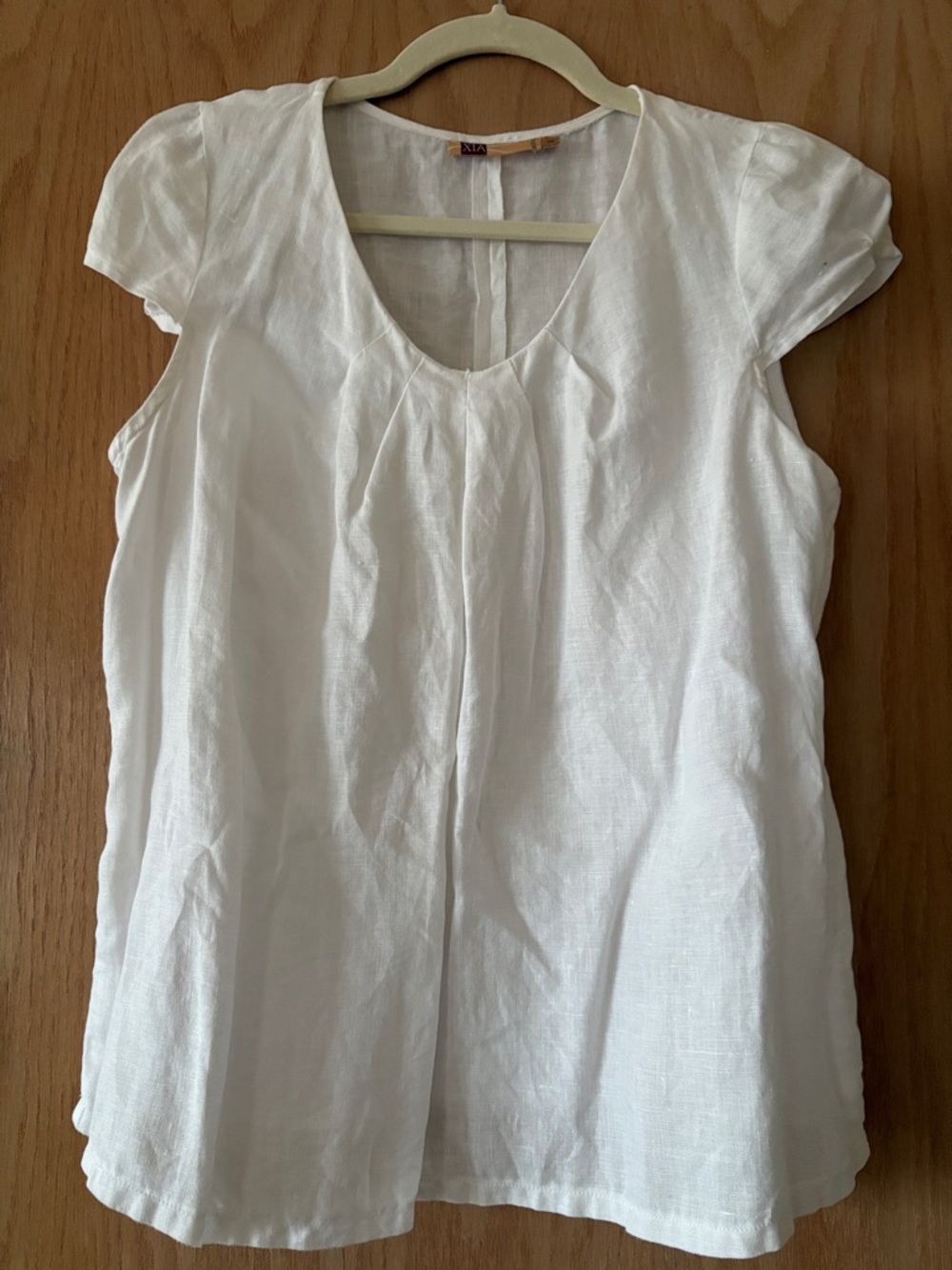 XIA White Scoop Neck Cap-Sleeve Women's Blouse